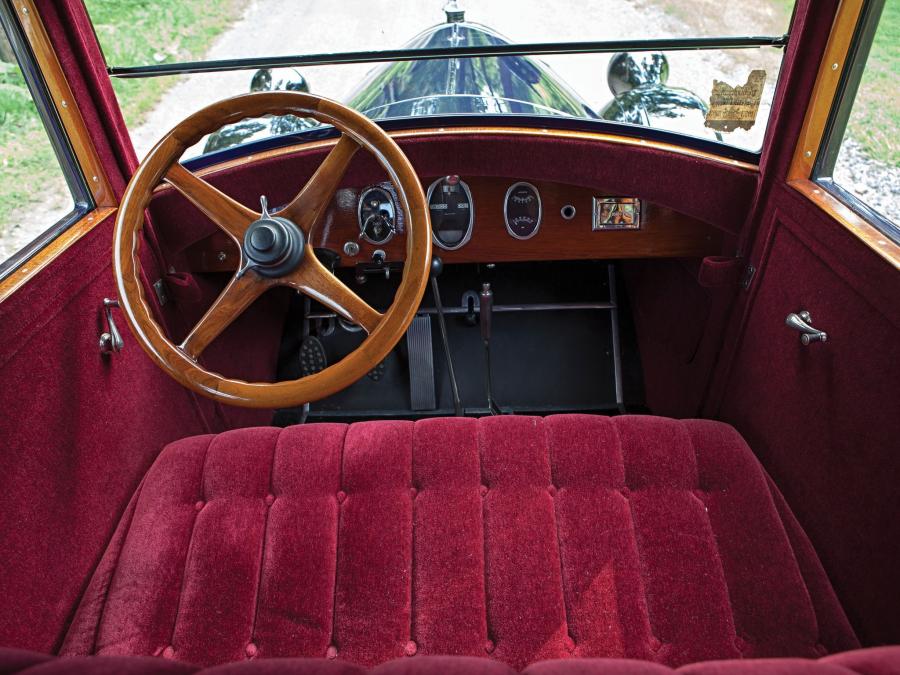  Pierce-Arrow Model 80 5-Passenger Sedan 1926 года  (фото 2 из 5)